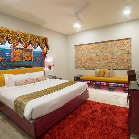 ויסאקפאטנם The Andhra Art & Craft Hotel מראה חיצוני תמונה