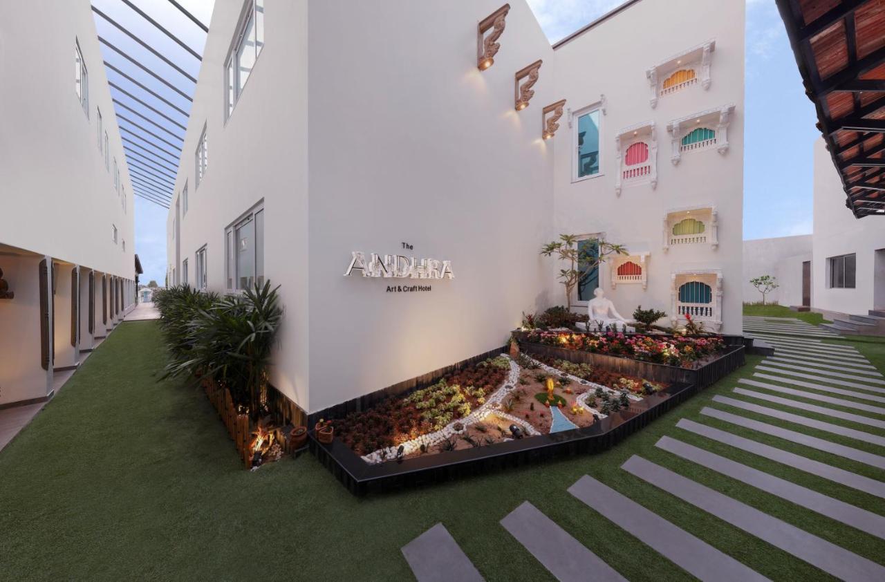 ויסאקפאטנם The Andhra Art & Craft Hotel מראה חיצוני תמונה