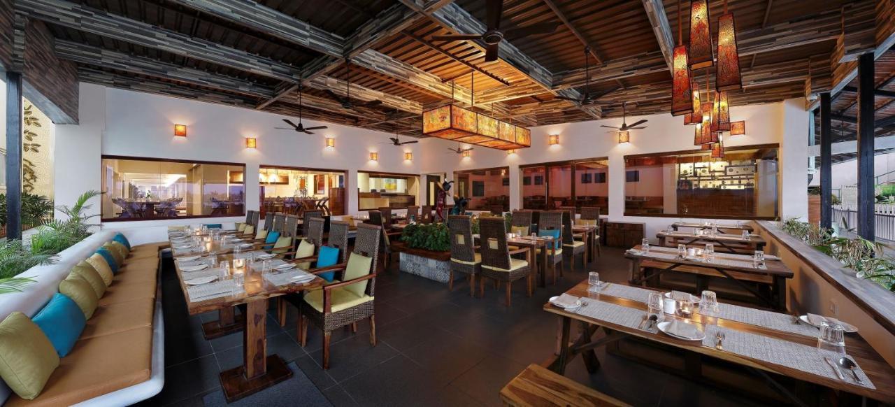 ויסאקפאטנם The Andhra Art & Craft Hotel מראה חיצוני תמונה